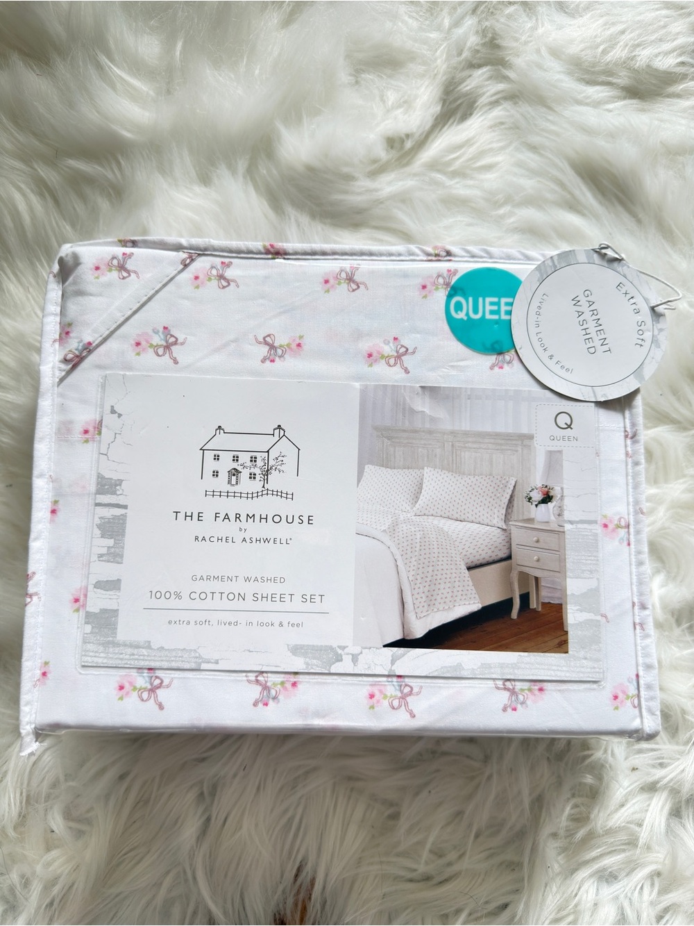 The Farmhouse Queen Cotton Sheet Set - White with Pink Floral and bows